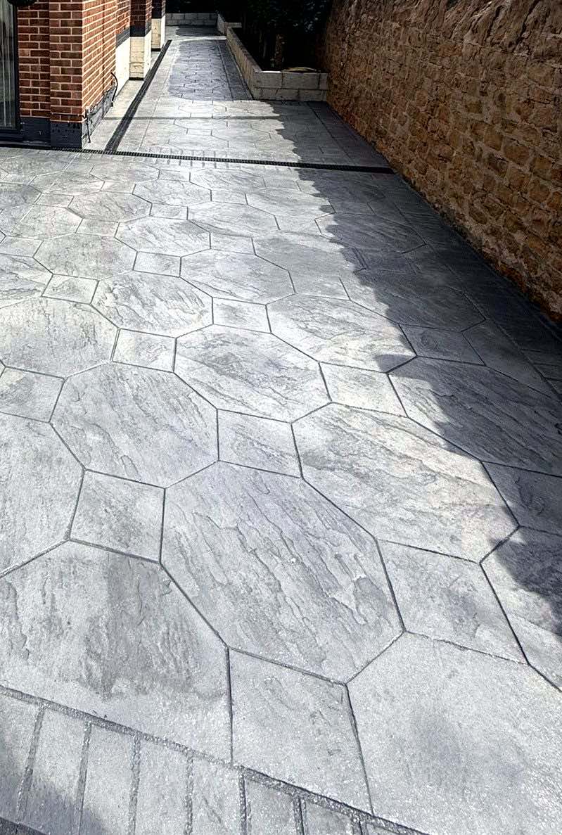 AD driveways work in Derby